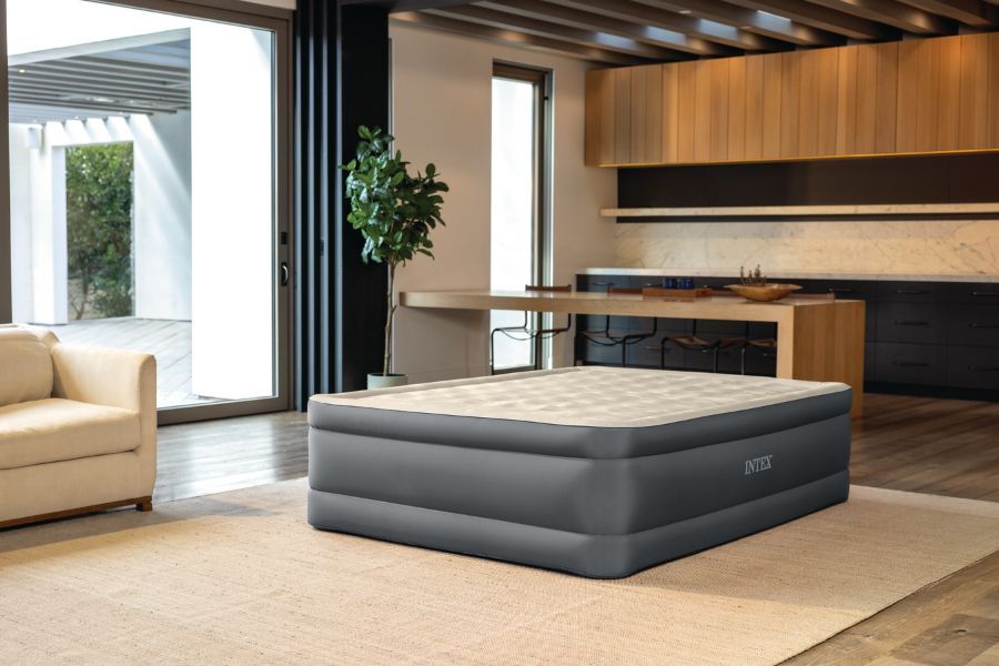 comment-plier-correctement-son-matelas-gonflable-intex