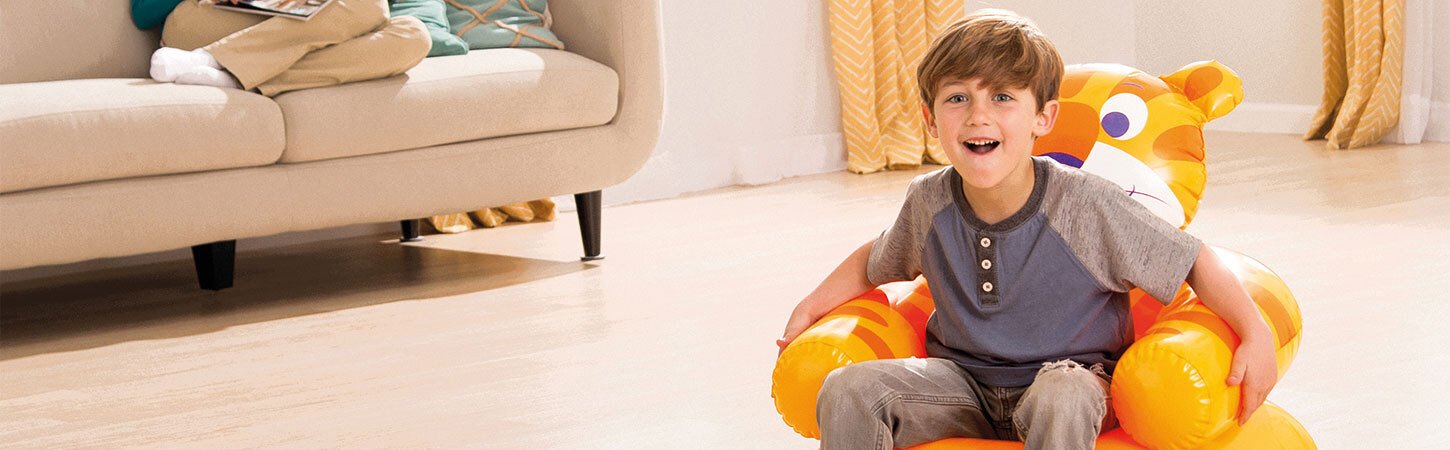 Les jeux d'intérieur gonflables : parfaits pour amuser vos enfants tout l'hiver ?